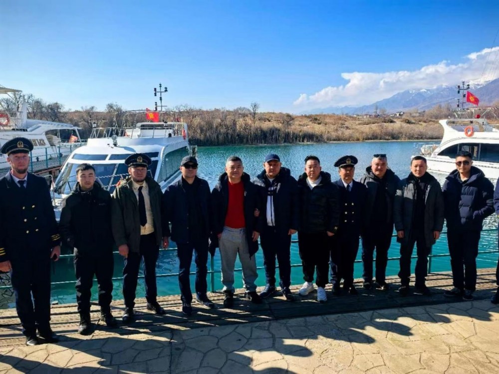 Ang kumpanya ay nagpapalakas ng ugnayan sa Kyrgyzstan: matagumpay na pagbebenta ng barko at sundin - hanggang sa pagbisita