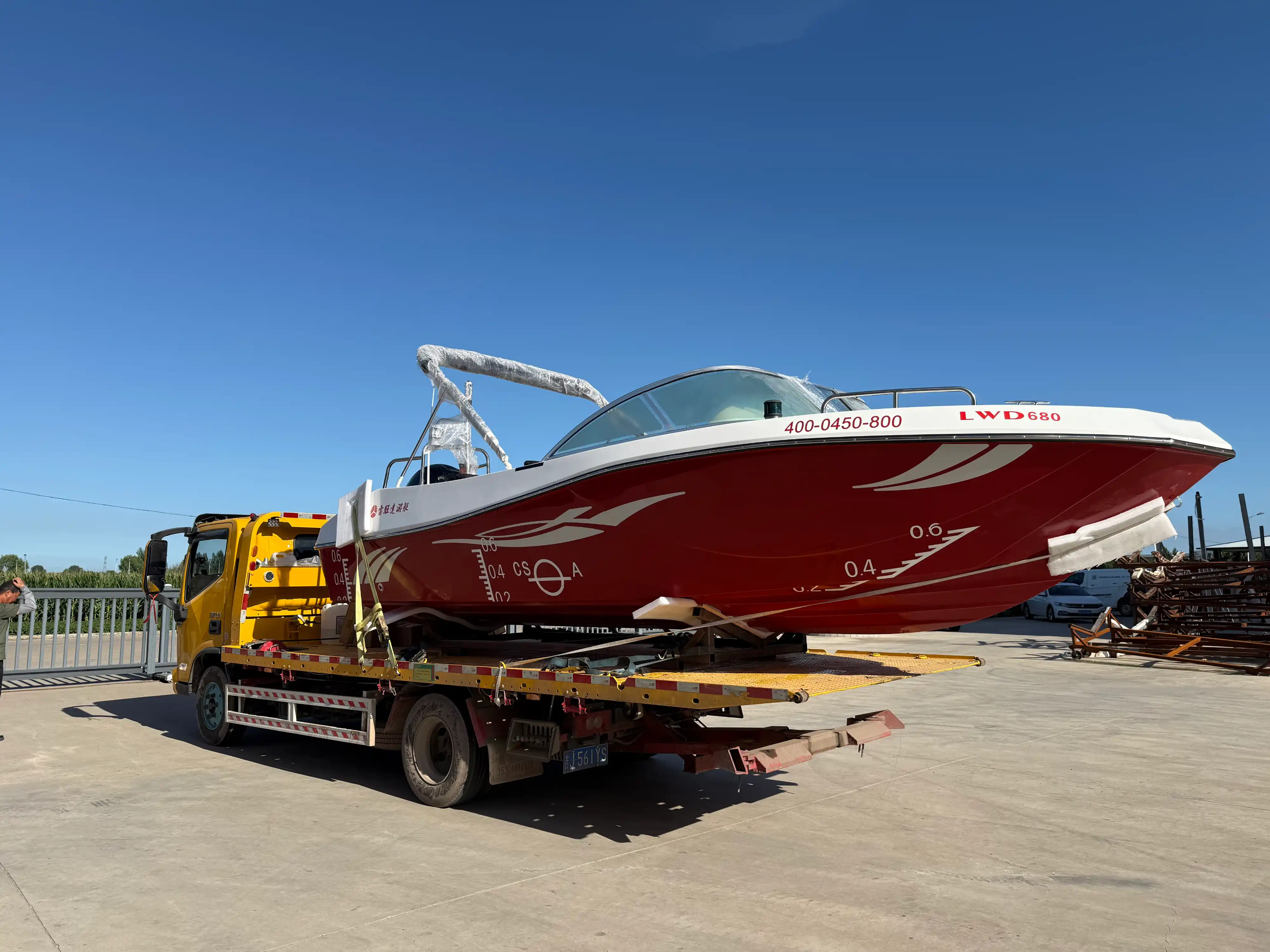 Ipinadala: LAWADA® 680 High-Performance Speed ​​Boat