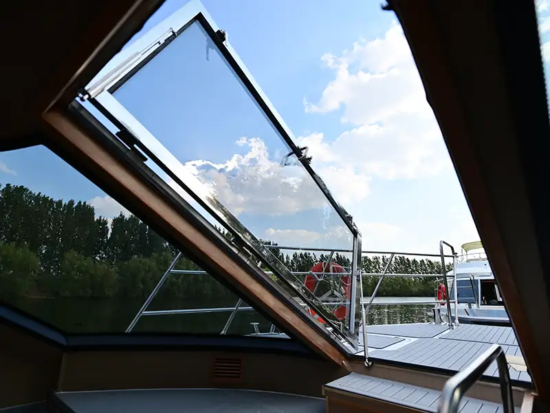 21.8m Luxury Sightseeing Boat